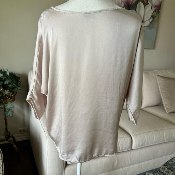 Vince Champagne Silk Pullover Blouse Tee - Picture 4 of 16